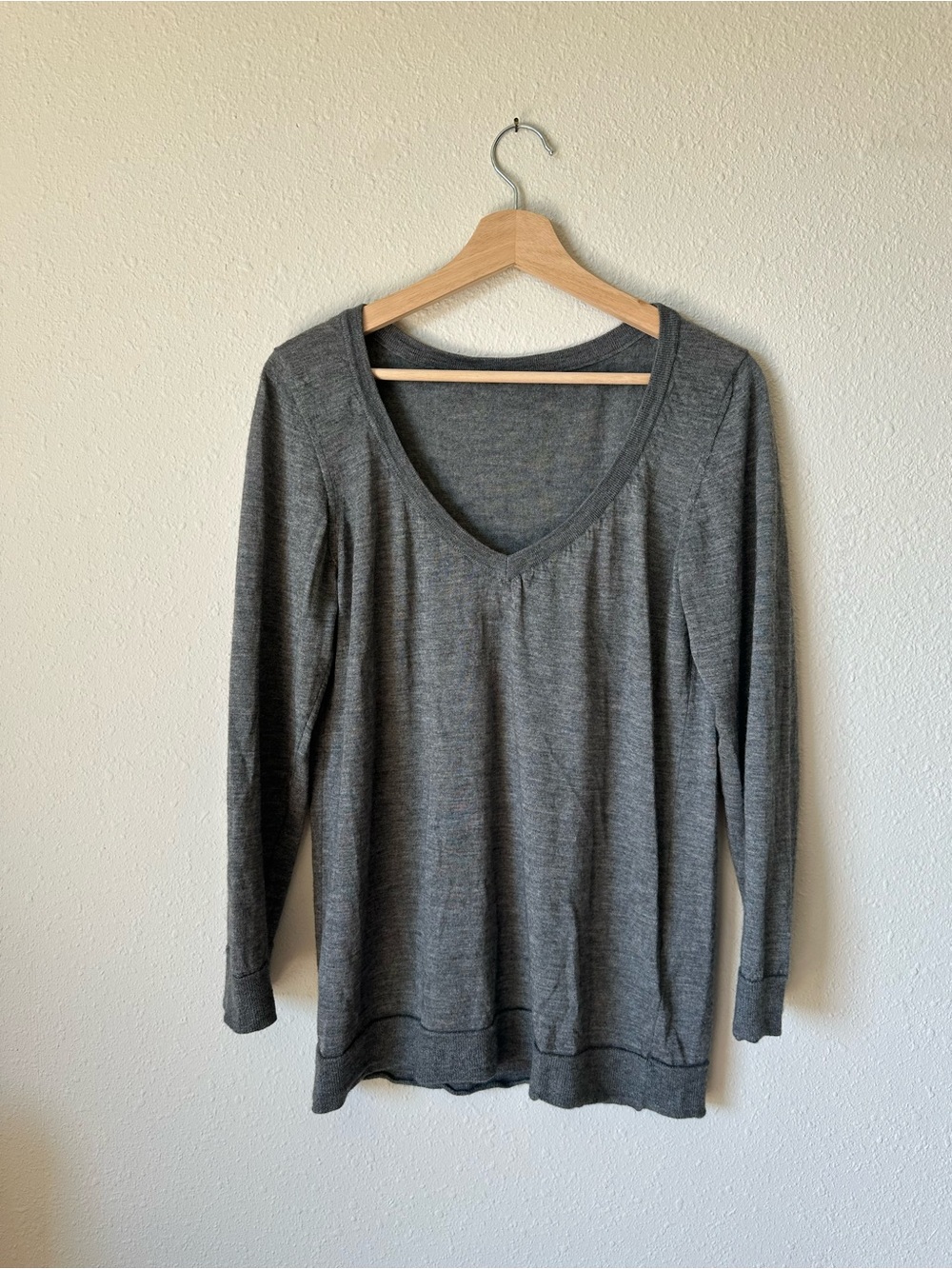 Vintage Maison Martin Margiela Women's Long Sleeve Cashmere V-Neck Top - Gray